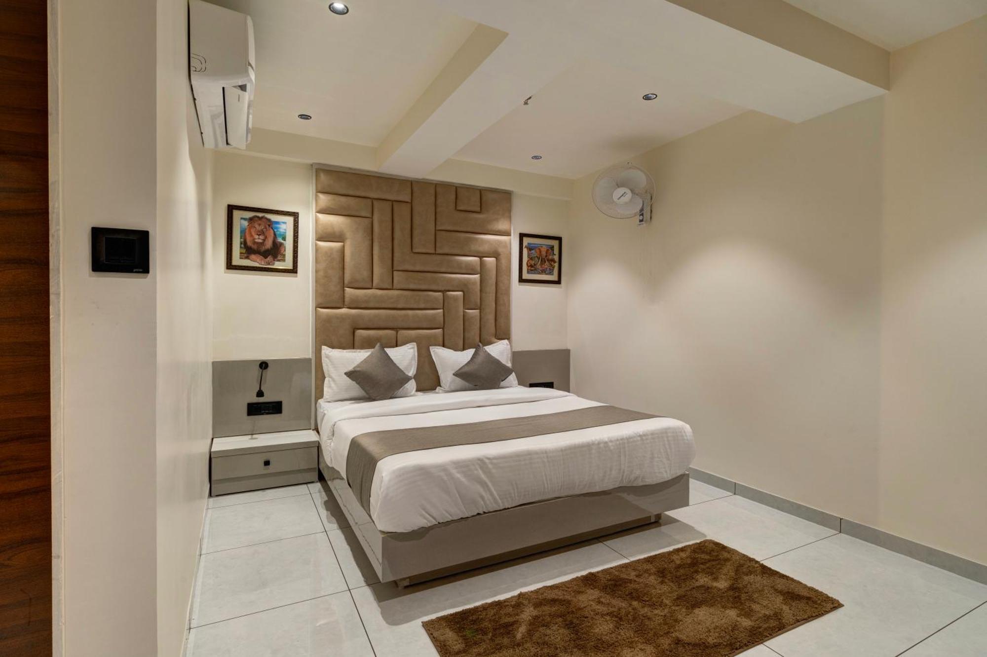 Hotel Shrimad Villa Gandhinagar Eksteriør bilde