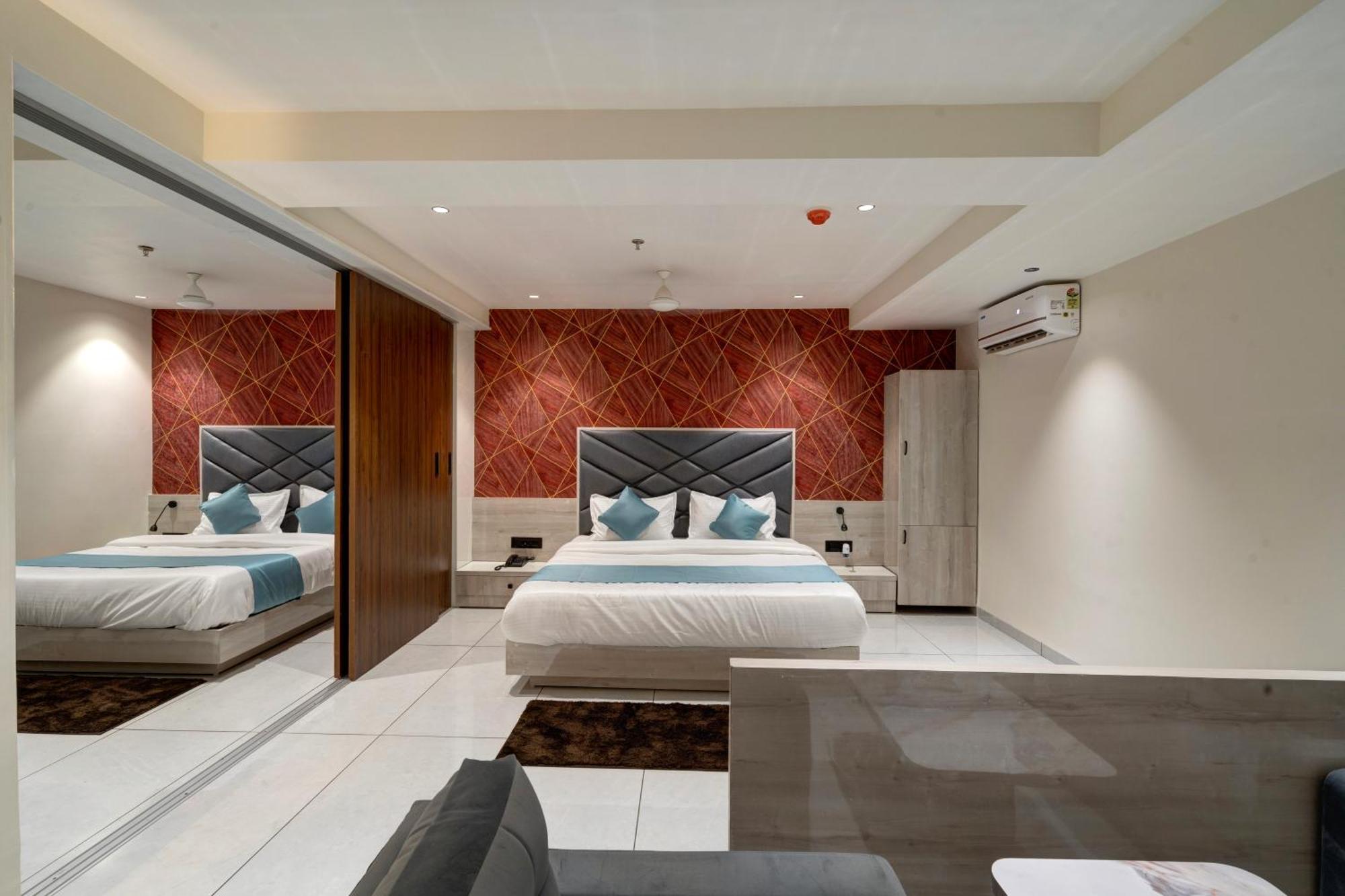 Hotel Shrimad Villa Gandhinagar Eksteriør bilde