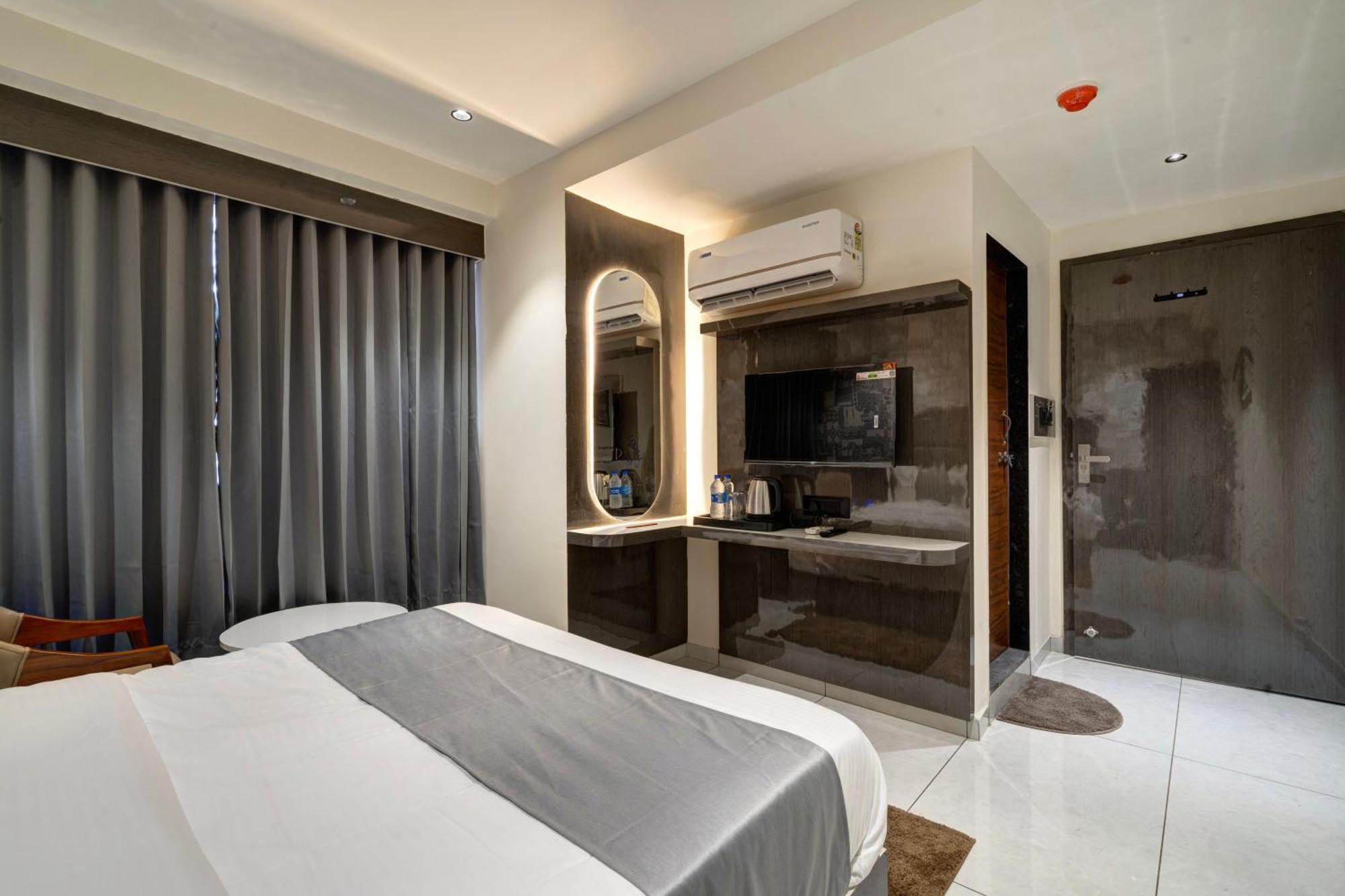 Hotel Shrimad Villa Gandhinagar Eksteriør bilde