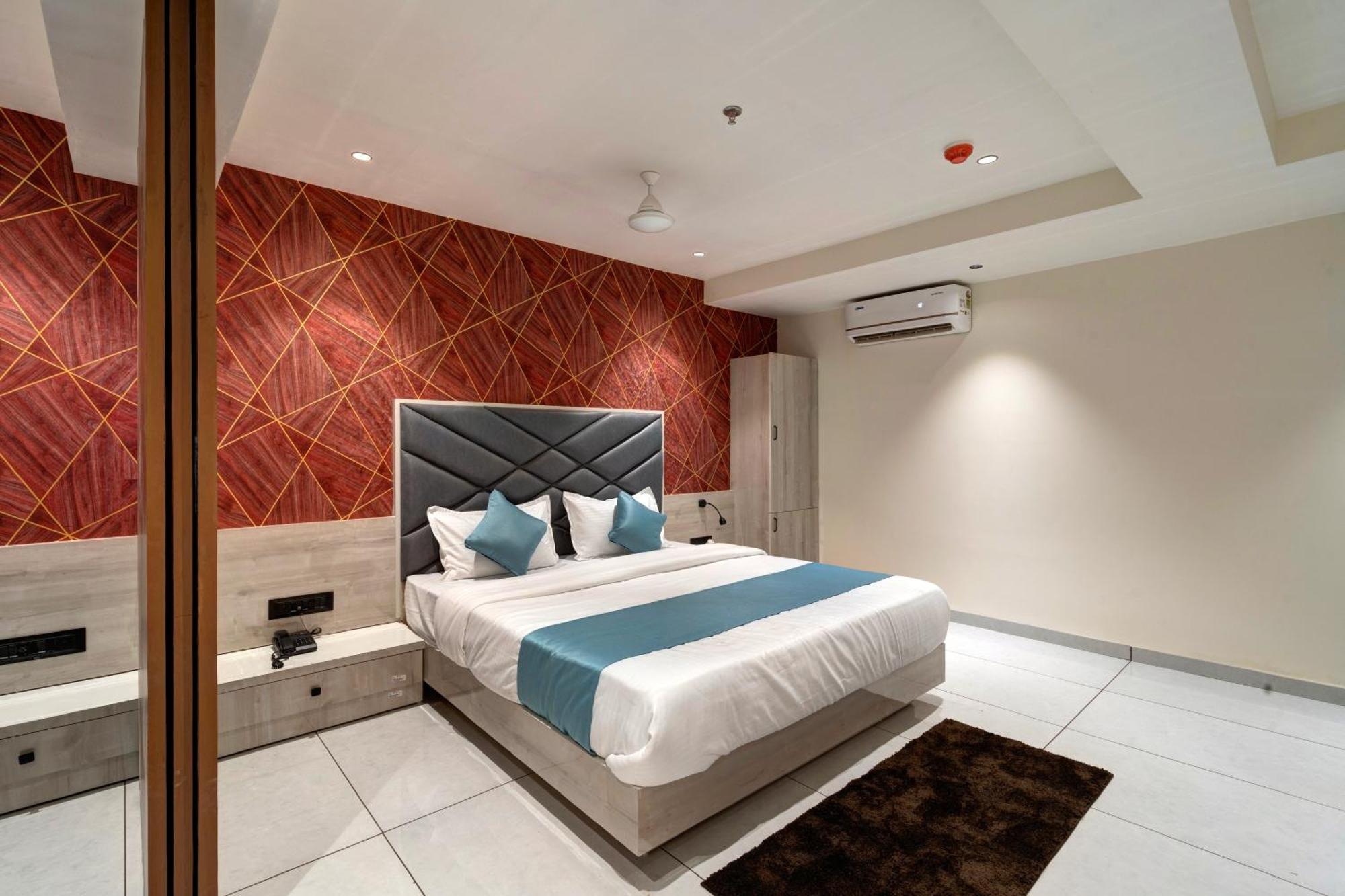 Hotel Shrimad Villa Gandhinagar Eksteriør bilde