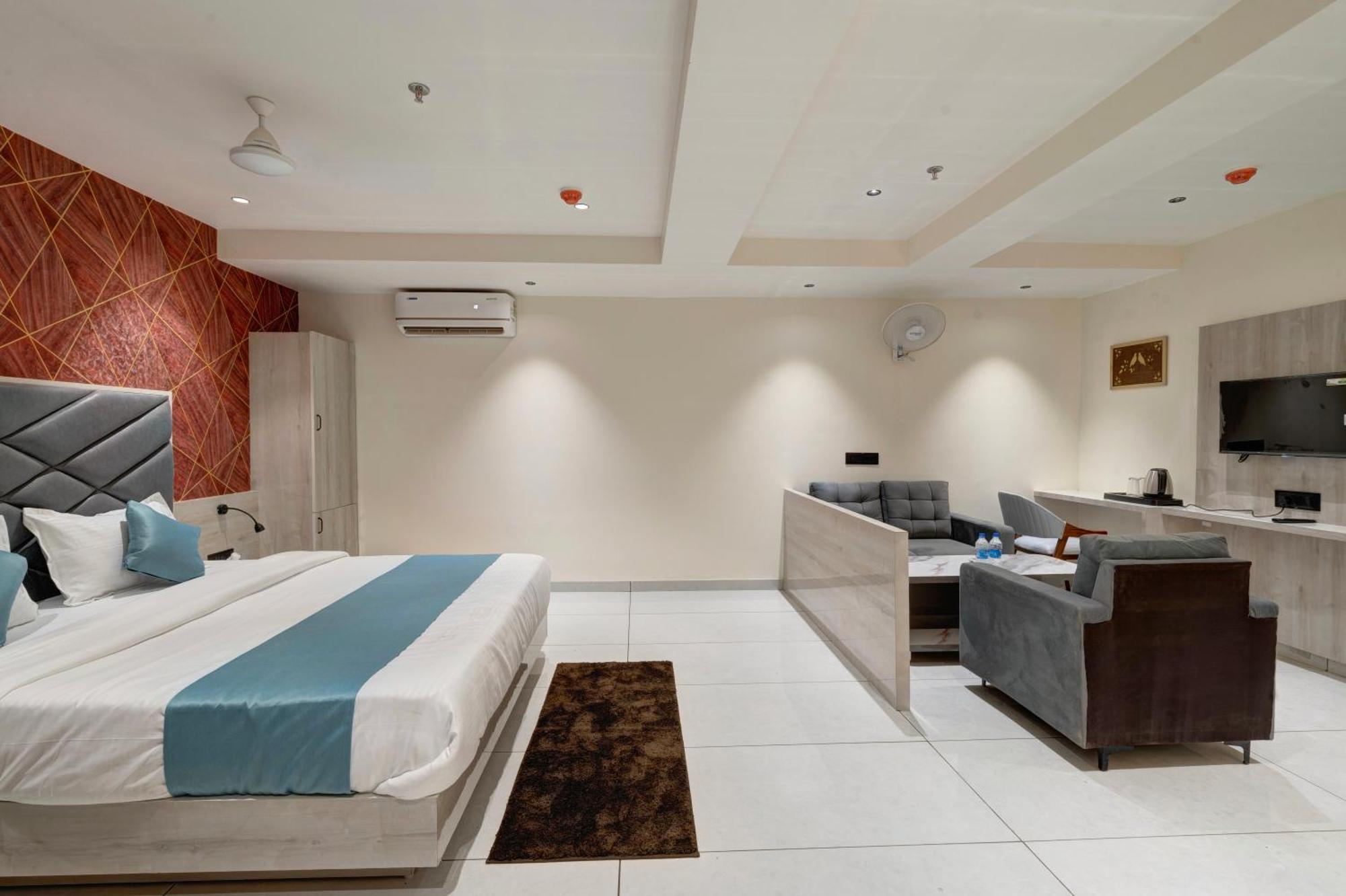 Hotel Shrimad Villa Gandhinagar Eksteriør bilde