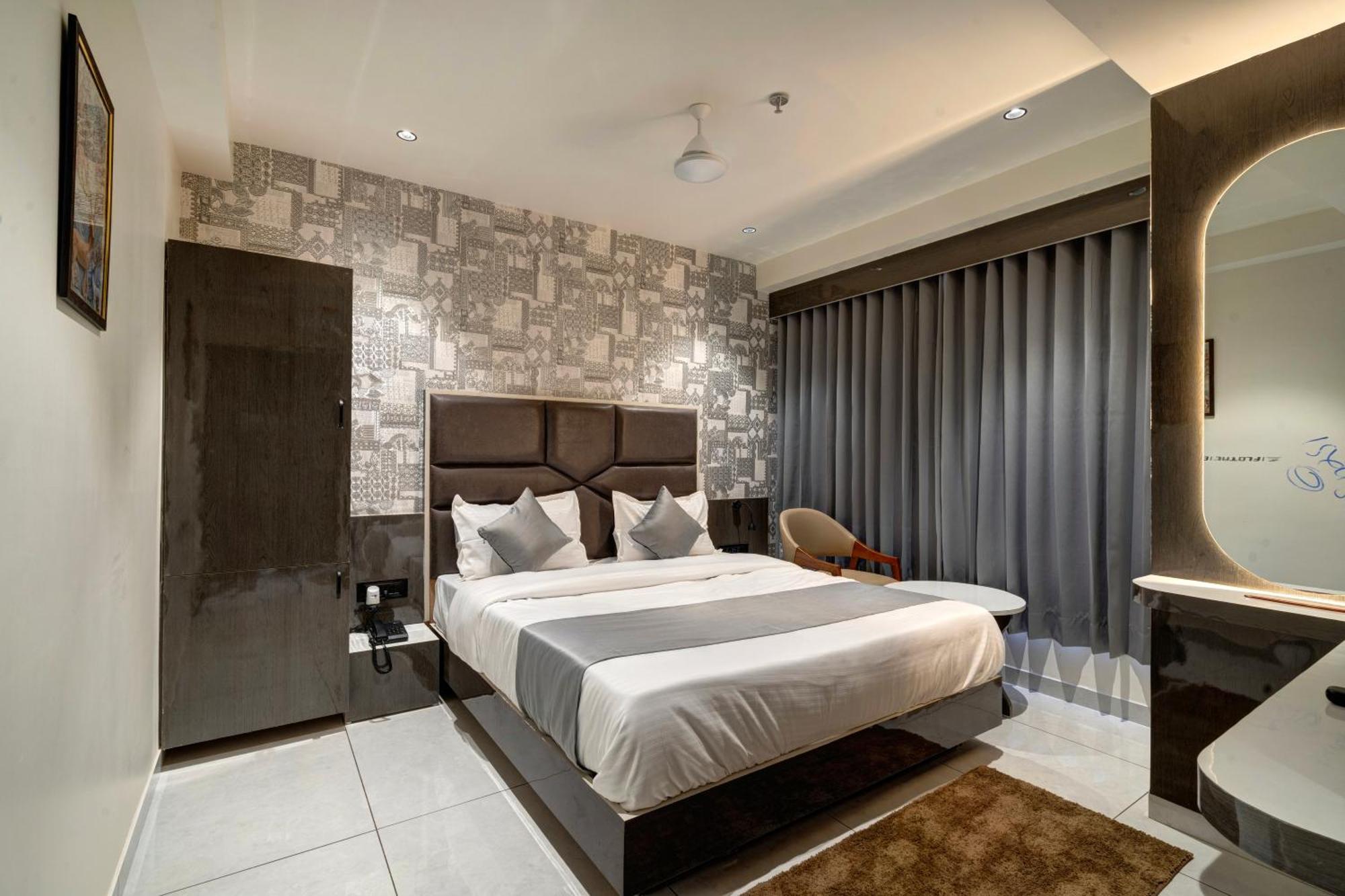 Hotel Shrimad Villa Gandhinagar Eksteriør bilde