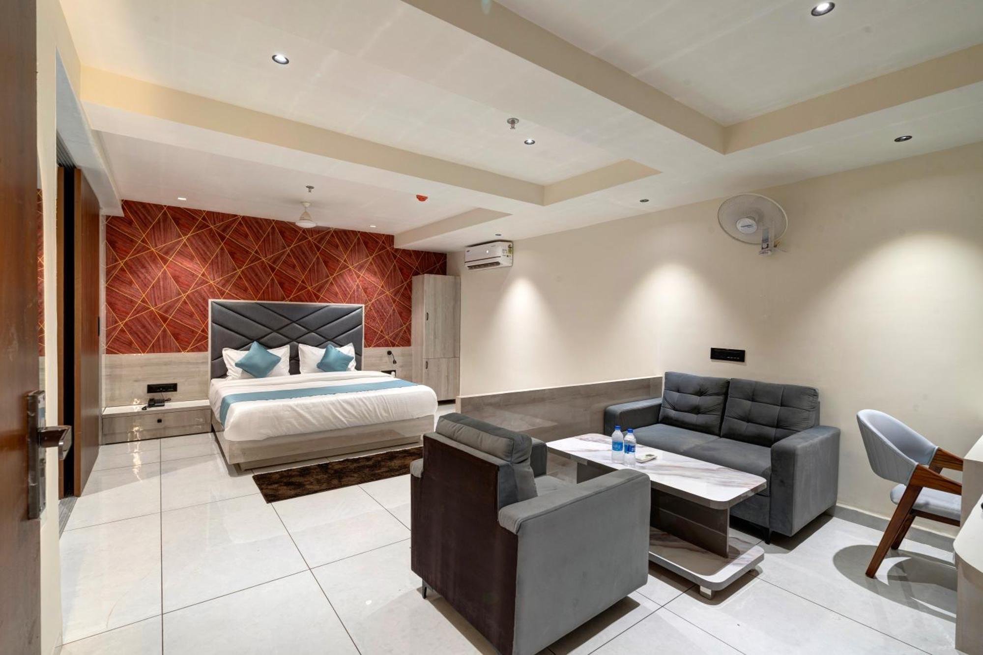 Hotel Shrimad Villa Gandhinagar Eksteriør bilde