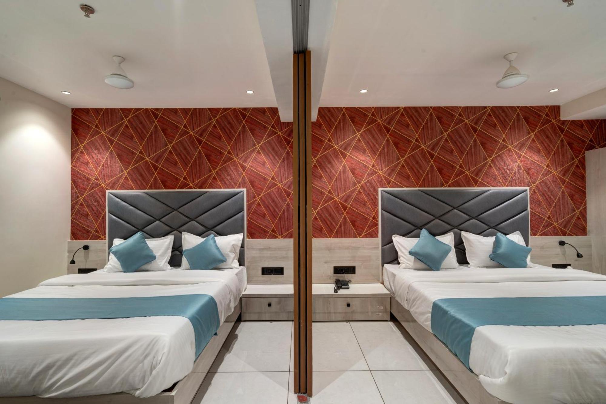 Hotel Shrimad Villa Gandhinagar Eksteriør bilde