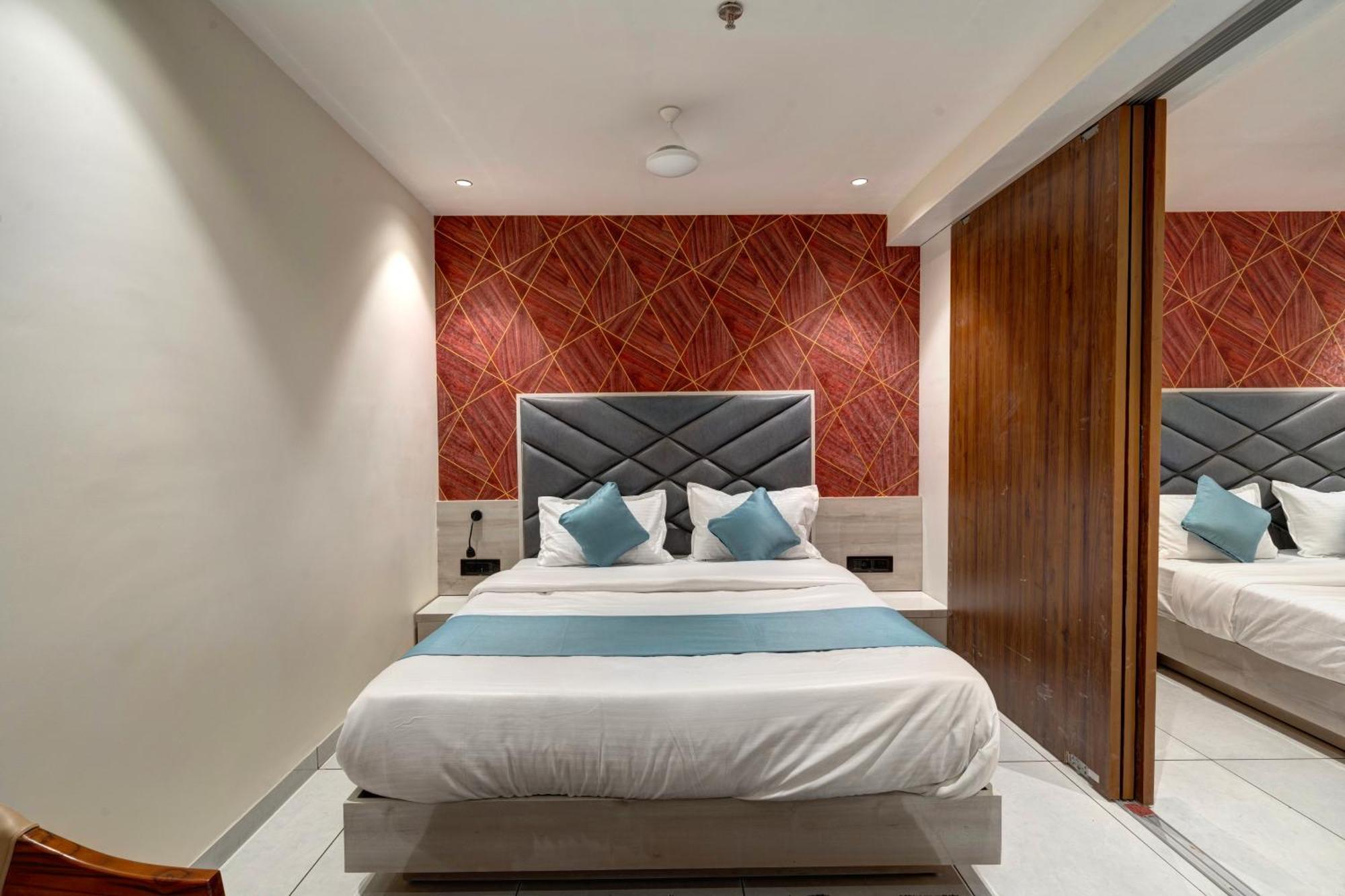 Hotel Shrimad Villa Gandhinagar Eksteriør bilde