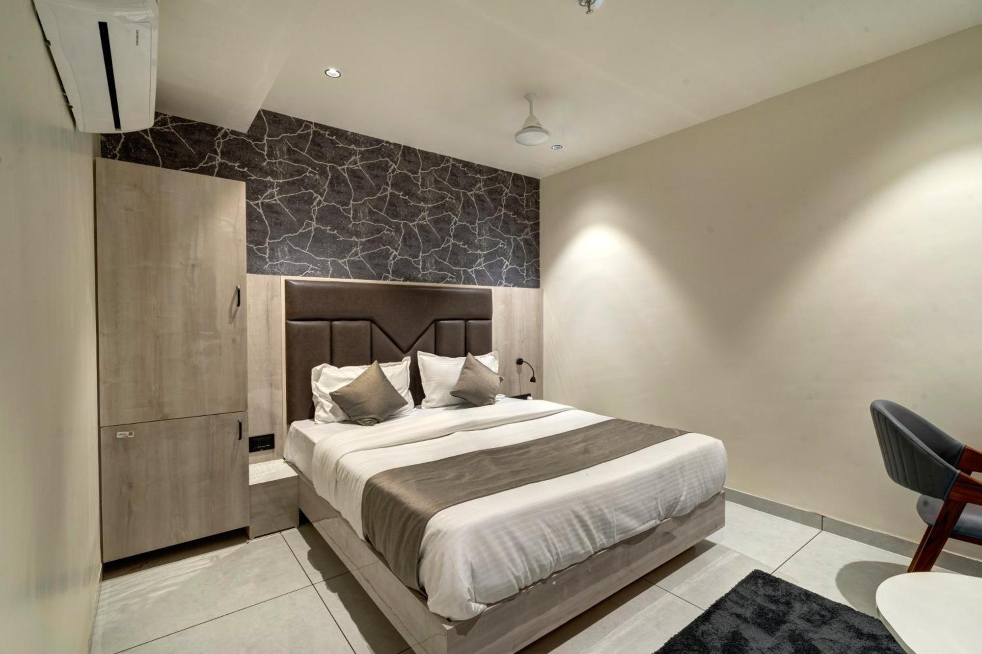 Hotel Shrimad Villa Gandhinagar Eksteriør bilde