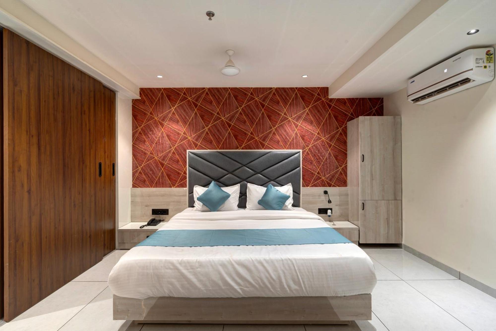 Hotel Shrimad Villa Gandhinagar Eksteriør bilde