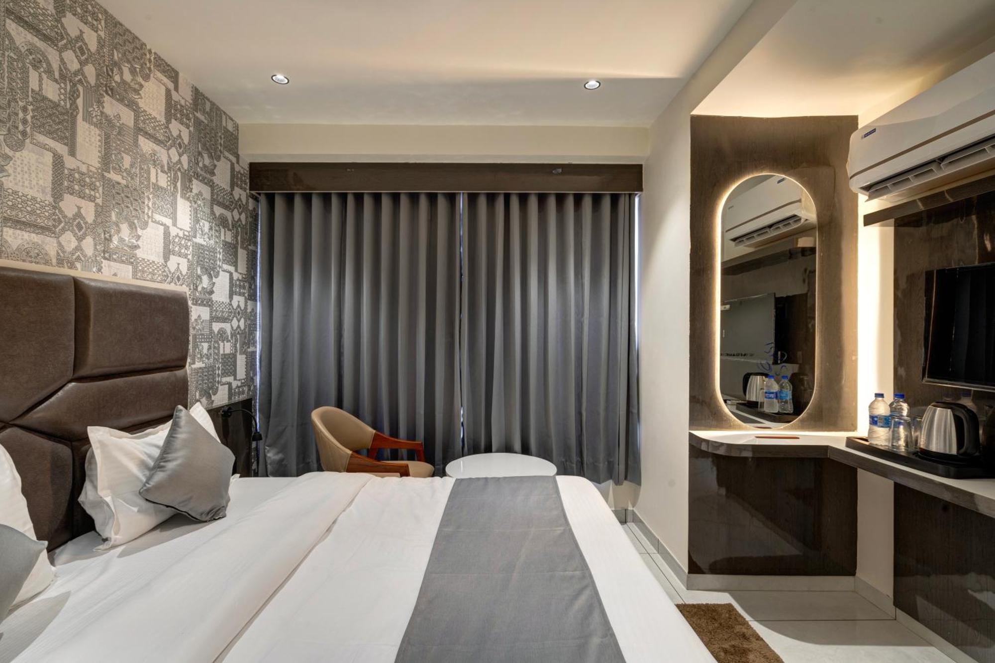 Hotel Shrimad Villa Gandhinagar Eksteriør bilde